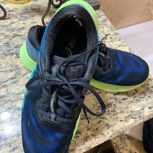 Size 10 men tennis shoes